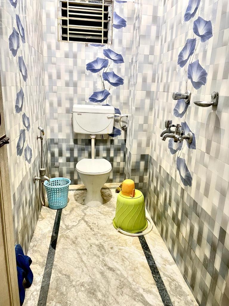 Veda Home'S Agartala Luaran gambar